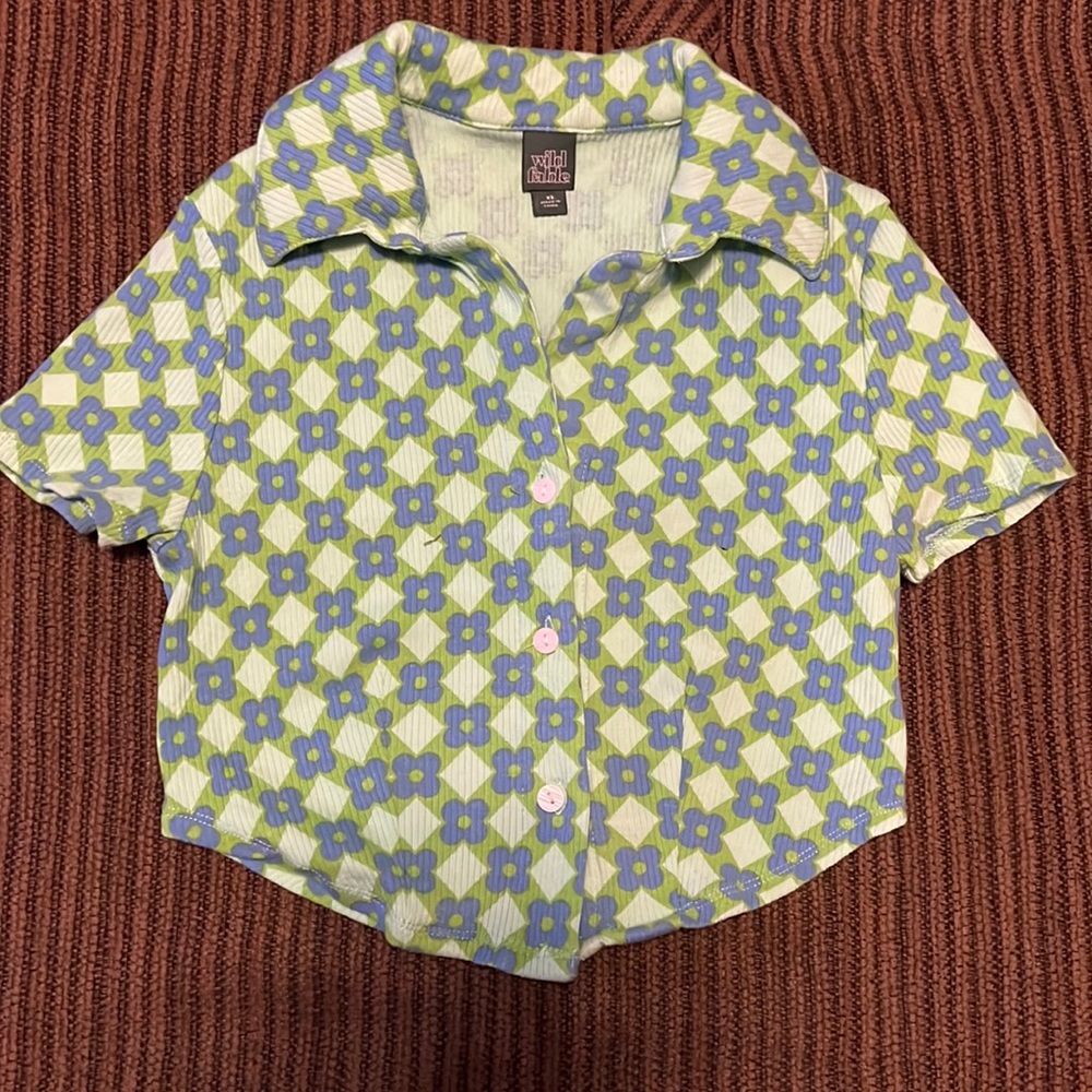 Checkered flower top